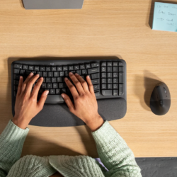 Logitech Wave Keys and Lift Combo